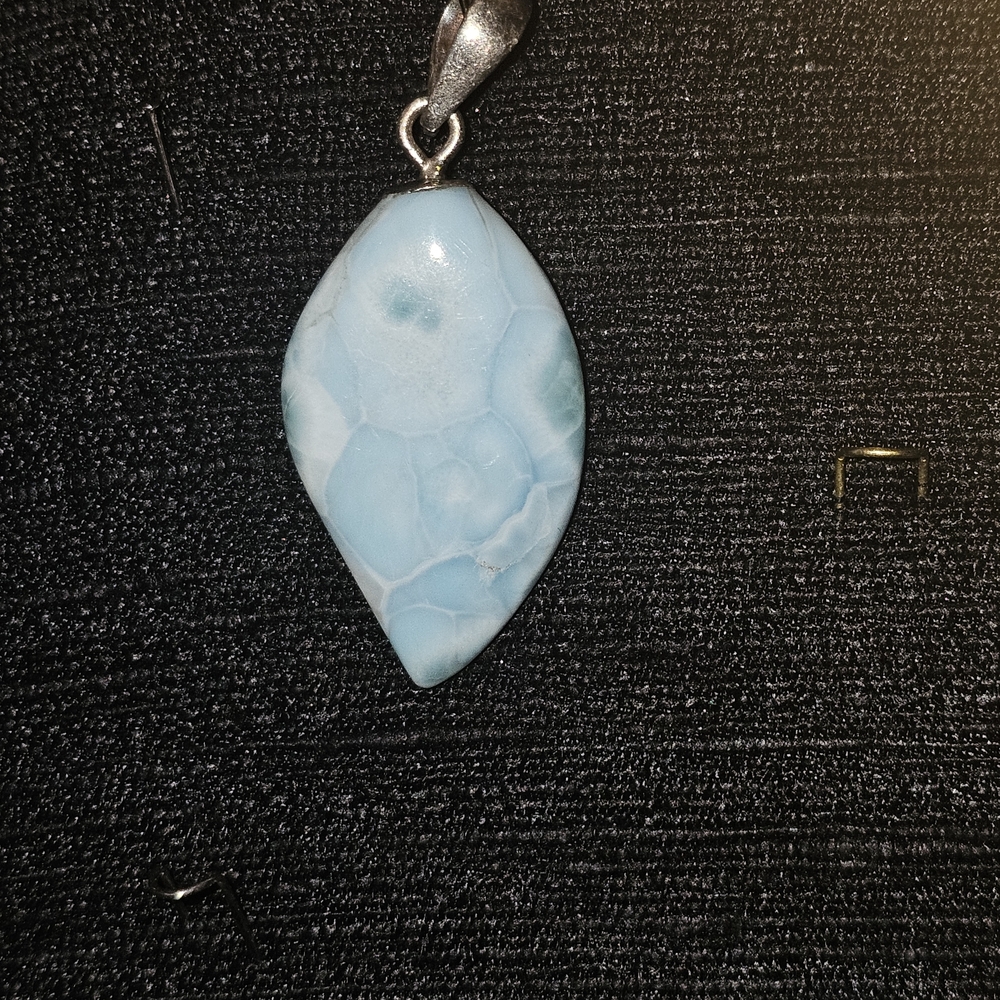 Elegant Blue Pendant Necklace
